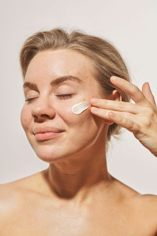 Therese Lindgren går A la natural i sin senaste kampanj för sitt skönhetsmärke Indy Beauty. Therese Lindgren går A la natural i sin senaste kampanj för sitt skönhetsmärke Indy Beauty.