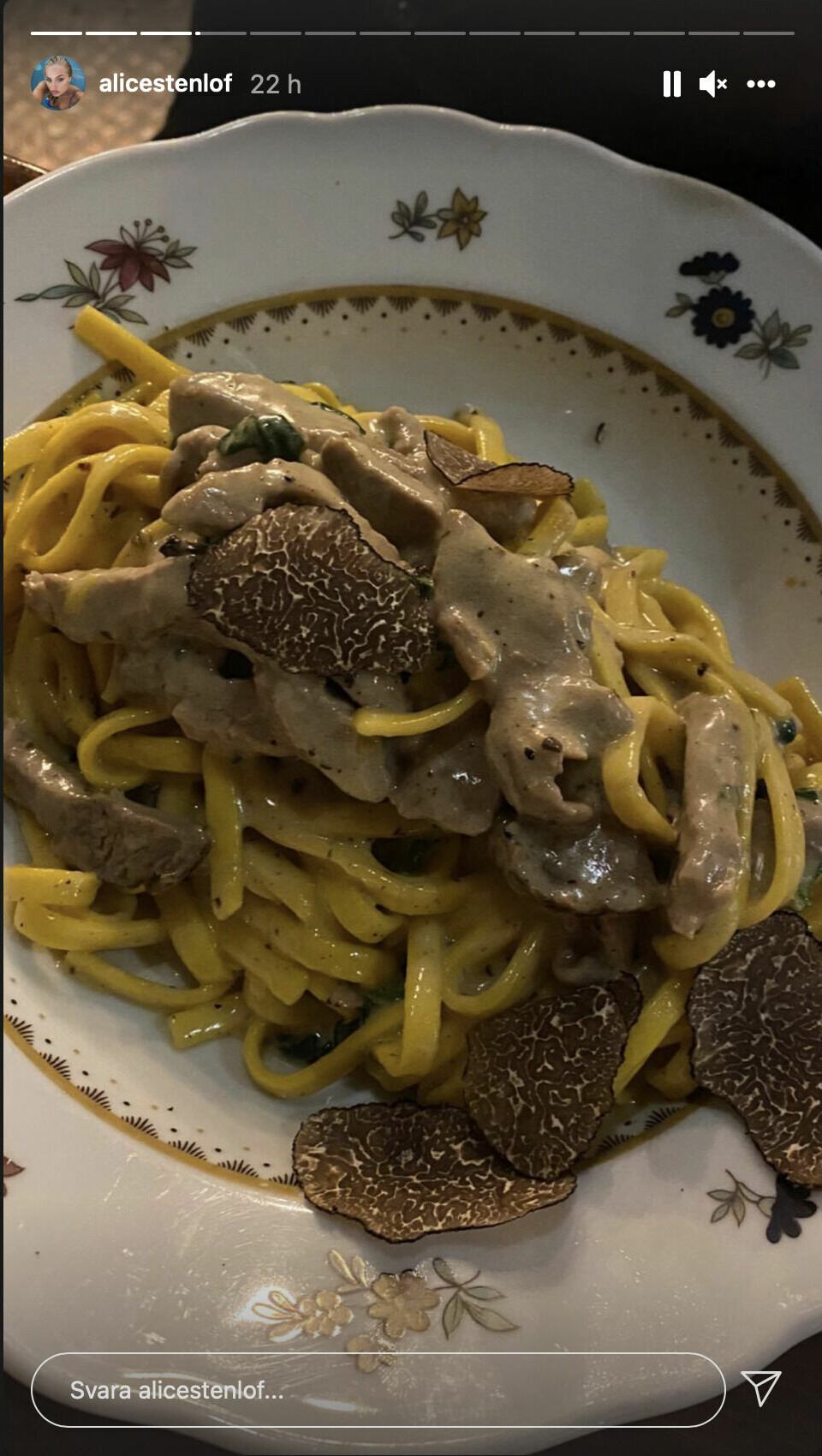 Alice postar bild på tryffelpasta... Alice postar bild på tryffelpasta...