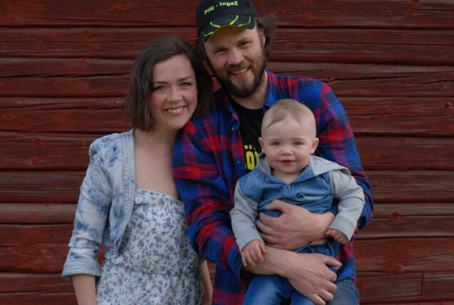 Nils-Olof Olsson och Carina Tropp med deras son. Foto: Carinas blogg hos Allt för föräldrar. Nils-Olof Olsson och Carina Tropp med deras son. Foto: Carinas blogg hos Allt för föräldrar.