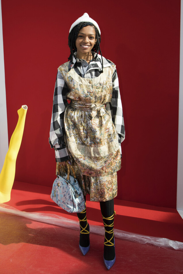 Selah Marley poserar i Andreas Kronthaler för Vivienne Westwoods höstkollektion 2018/2019 . Selah Marley poserar i Andreas Kronthaler för Vivienne Westwoods höstkollektion 2018/2019 .