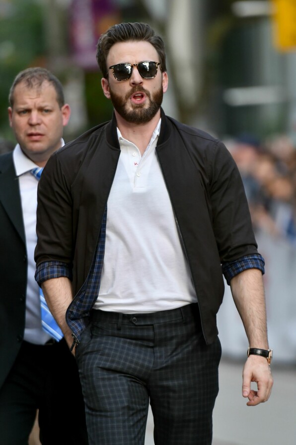 Chris Evans har bland annat haft en relation med Jessica Biel 2001–2006. Chris Evans har bland annat haft en relation med Jessica Biel 2001–2006.