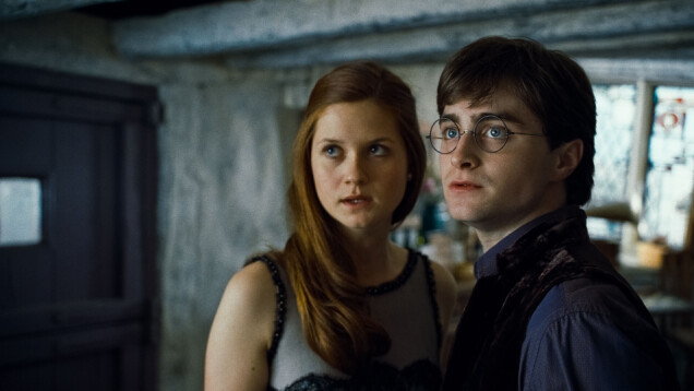 Harry Potter, spelad av Daniel Radcliffe, och Ginny Weasley, spelad av Bonnie Wright, blev ett par till slut. Harry Potter, spelad av Daniel Radcliffe, och Ginny Weasley, spelad av Bonnie Wright, blev ett par till slut.