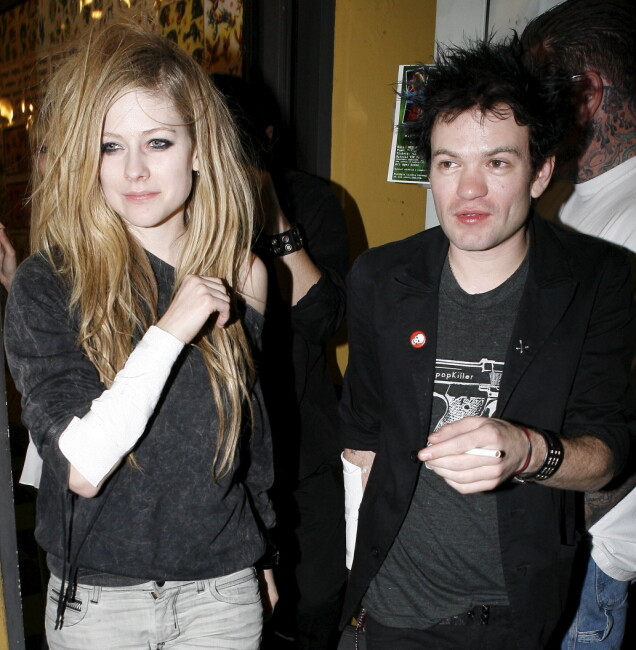 Avril Lavigne och Deryck Whibley gifte sig 2006, när hon var 22 och han 26 år. Avril Lavigne och Deryck Whibley gifte sig 2006, när hon var 22 och han 26 år.