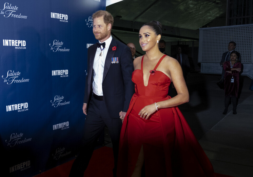 Både prins Harry och Meghan Markle befinner sig i New York. Under sitt besök har de hunnit med att ge varsina intervjuer på mässor samt gå tillsammans på galan Salute to Freedom vid Intrepid Sea, Air & Space Museum. Både prins Harry och Meghan Markle befinner sig i New York. Under sitt besök har de hunnit med att ge varsina intervjuer på mässor samt gå tillsammans på galan Salute to Freedom vid Intrepid Sea, Air & Space Museum.