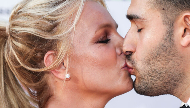När beskedet om Britneys frihet kom, skrev pojkvännen Sam Asghari på sina sociala medier att: ”Idag skrevs historia, Britney Spears är fri!” När beskedet om Britneys frihet kom, skrev pojkvännen Sam Asghari på sina sociala medier att: ”Idag skrevs historia, Britney Spears är fri!”