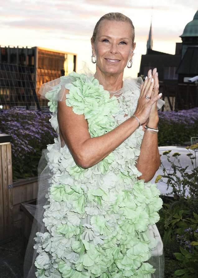 Efva Attling. Efva Attling.