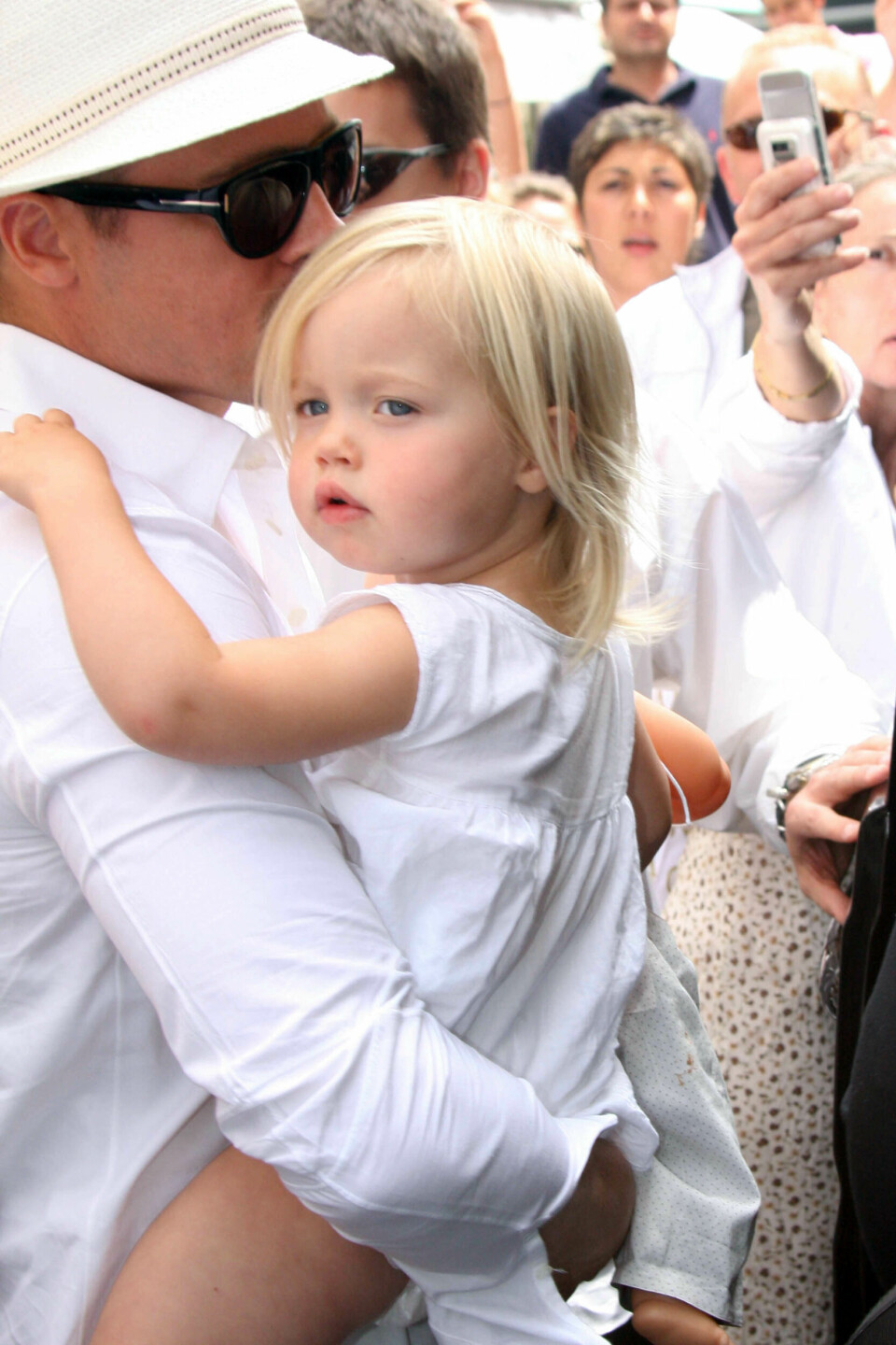 Shiloh Jolie-Pitt med pappa Brad 2008. Shiloh Jolie-Pitt med pappa Brad 2008.