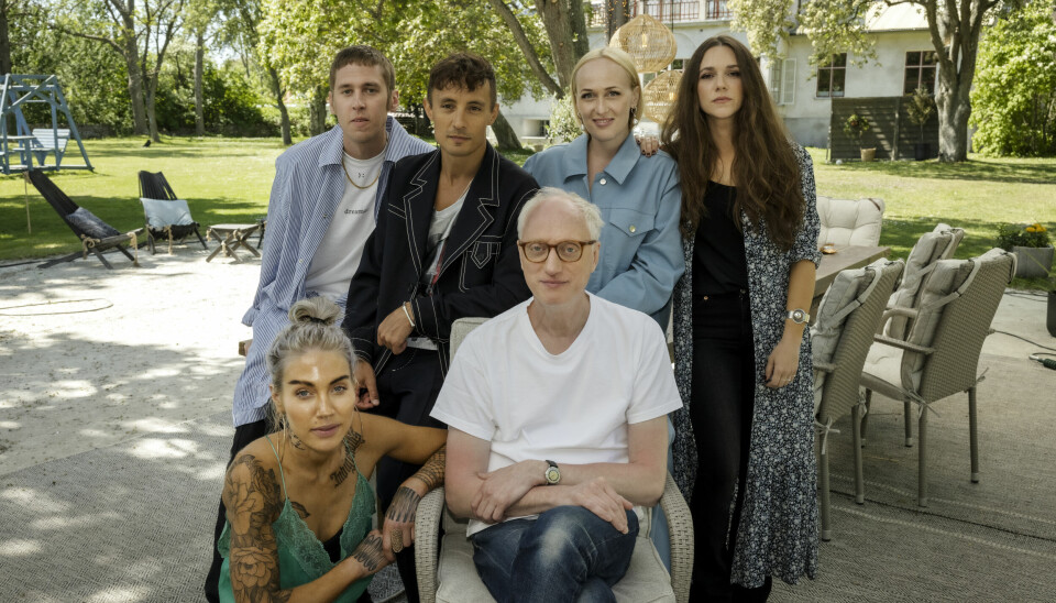 Thomas Stenström, Daniel Adams-Ray, Moonica Mac, Melissa Horn, Maxida Märak och Andreas Mattsson under inspelningarna av Så mycket bättre. Thomas Stenström, Daniel Adams-Ray, Moonica Mac, Melissa Horn, Maxida Märak och Andreas Mattsson under inspelningarna av Så mycket bättre.
