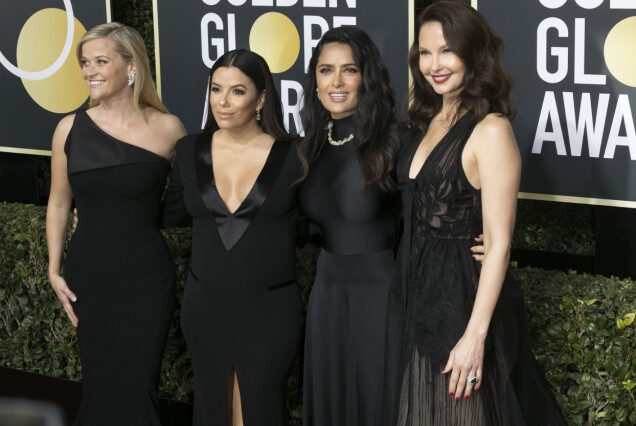 Reese Witherspoon, Eva Longoria, Salma Hayek och Ashley Judd valde svart. Reese Witherspoon, Eva Longoria, Salma Hayek och Ashley Judd valde svart.