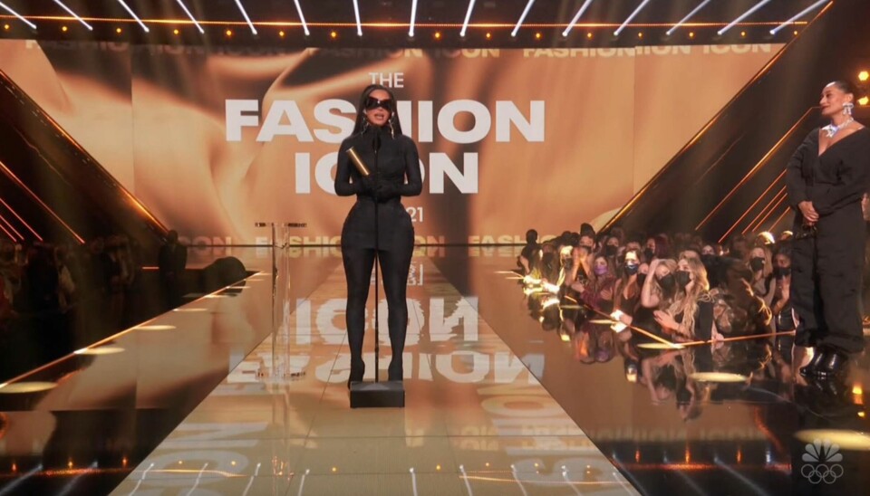 Kim Kardashian blev galans modeikon. Kim Kardashian blev galans modeikon.