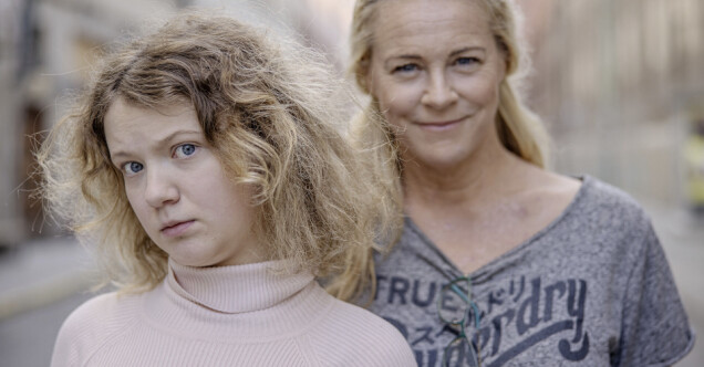 Greta Thunbergs syster i rampljuset med mamma Malena Ernman