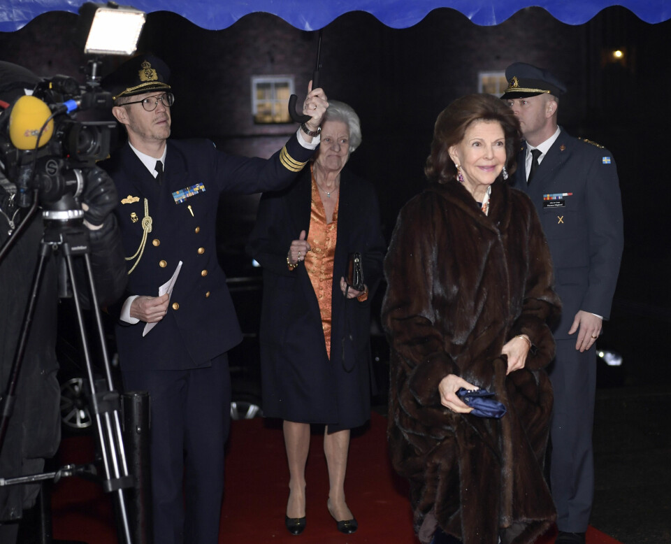 Drottning Silvia anländer. Drottning Silvia anländer.
