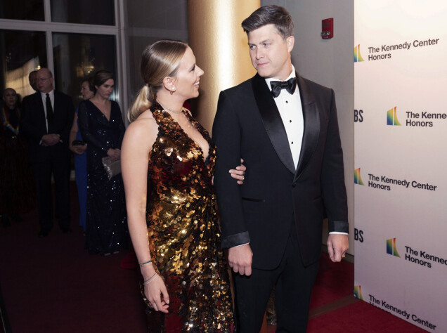 Colin Jost och Scarlett Johansson. Colin Jost och Scarlett Johansson.
