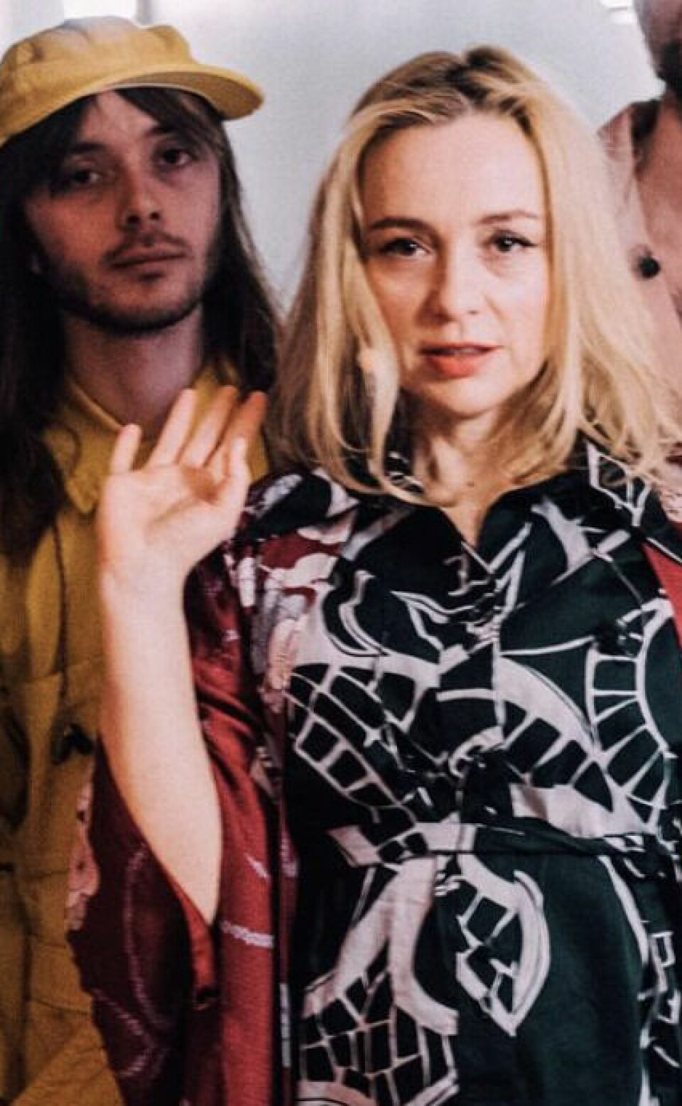 En annan bild från Lisa Ekdahls Instagram-flöde. Sonen Milton Öhrström poserar i bakgrunden. En annan bild från Lisa Ekdahls Instagram-flöde. Sonen Milton Öhrström poserar i bakgrunden.