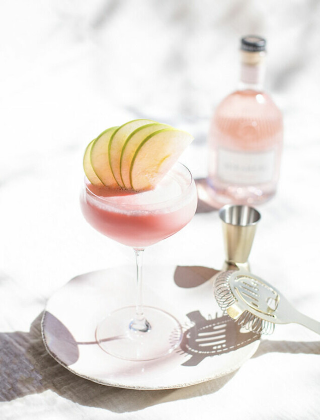 Nu finns det en ny rosa gin på Systembolaget