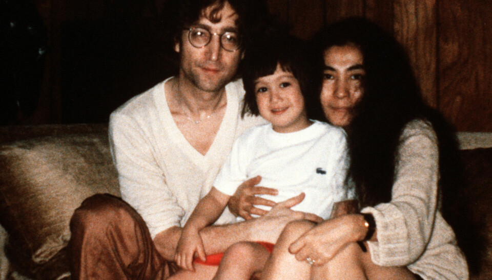 John Lennon och Yoko Ono med gemensamma sonen Sean en tid innan mordet. John Lennon och Yoko Ono med gemensamma sonen Sean en tid innan mordet.