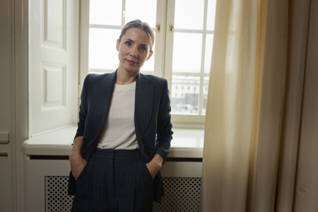 Här ser vi regissören tillika skådisen när hon fotograferas på pressträffen för filmen Britt Marie var här 2019. Här ser vi regissören tillika skådisen när hon fotograferas på pressträffen för filmen Britt Marie var här 2019.