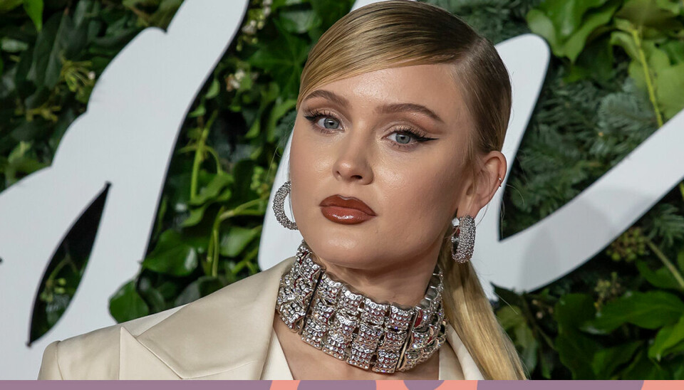 Här visar Zara Larsson upp sin nya hårfärg