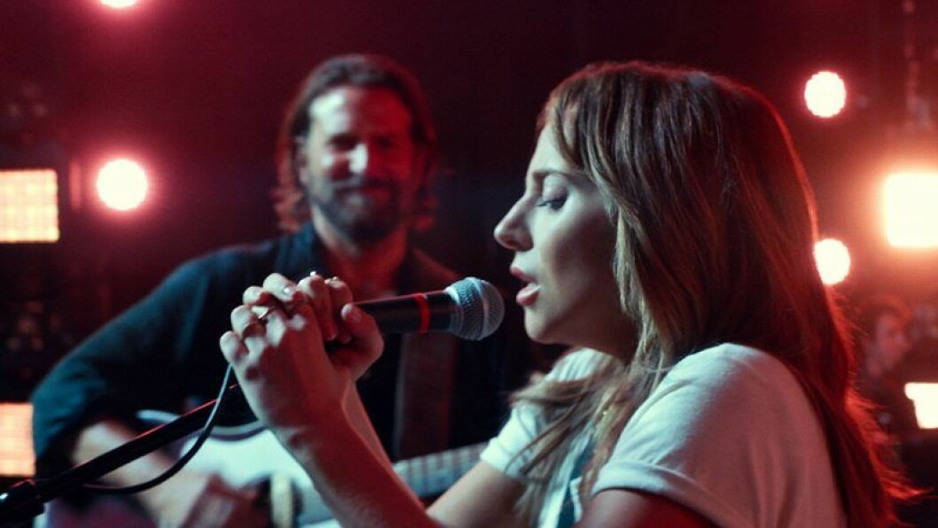 Lady Gaga som Ally i succéfilmen <em>A Star is Born</em> tillsammans med Bradley Cooper. Lady Gaga som Ally i succéfilmen A Star is Born tillsammans med Bradley Cooper.