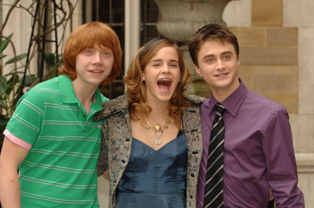 Rupert Grint, Emma Watson och Daniel Radcliffe verkade alltid ha roligt tillsammans. Rupert Grint, Emma Watson och Daniel Radcliffe från Harry Potter skrattar tillsammans.