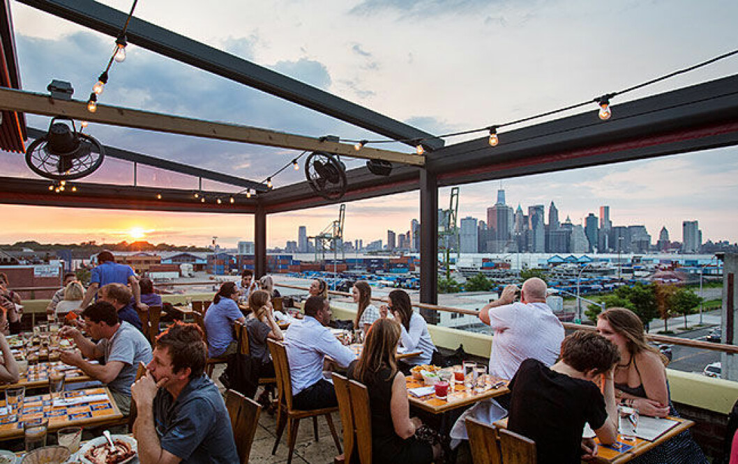Restaurang Alma i Brooklyn bjuder på utsikt över Manhattan. alma restaurang brooklyn
