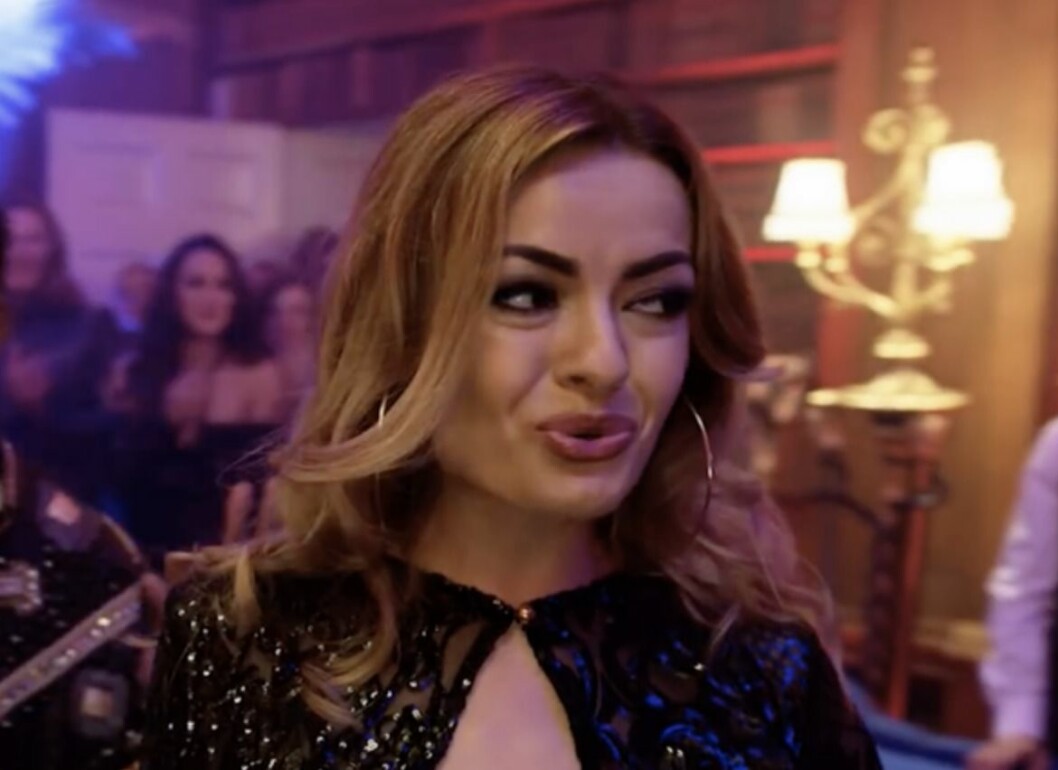 Anna Odobescu sjunger