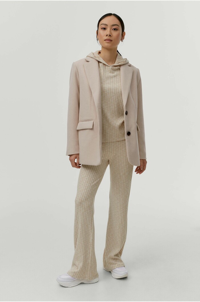 snyggt ribbad beige loungeset för homewear med luva