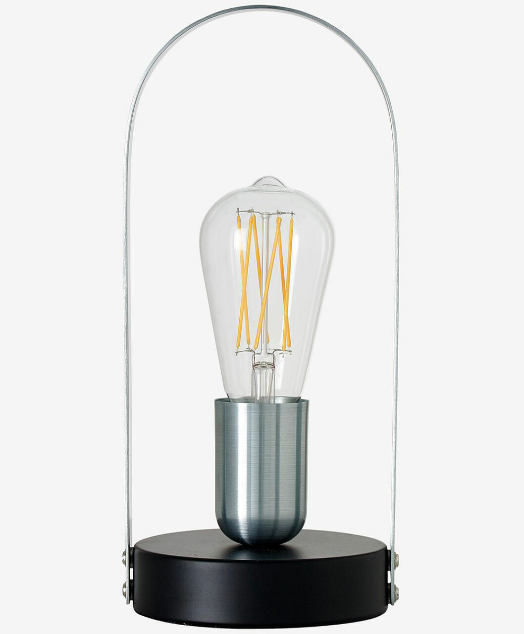 Bordslampa från <a href="http://www.awin1.com/cread.php?awinaffid=359185&awinmid=8905&p=https%3A%2F%2Fwww.ellos.se%2Fellos-home%2Fbordslampa-zirian%2F1057069-01" target="_blank" rel="noopener">Ellos Home</a>.