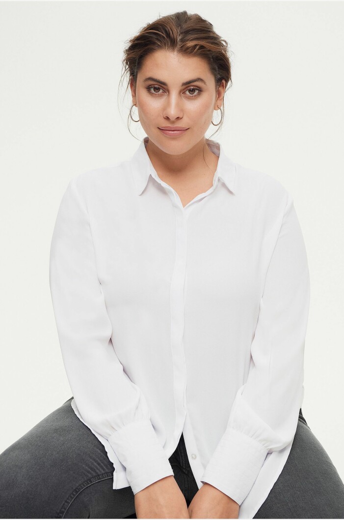 vit skjorta i plus size från ellos plus collection