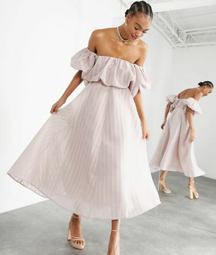 Rosa klänning med puffärmar från Asos
