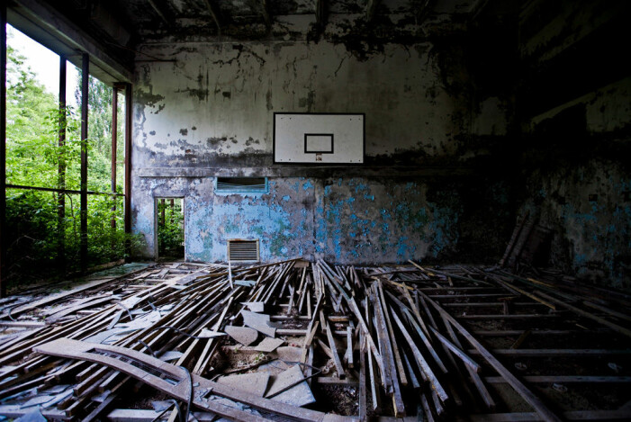 En övergiven baskethall i Pripjat nära Tjernobyl.