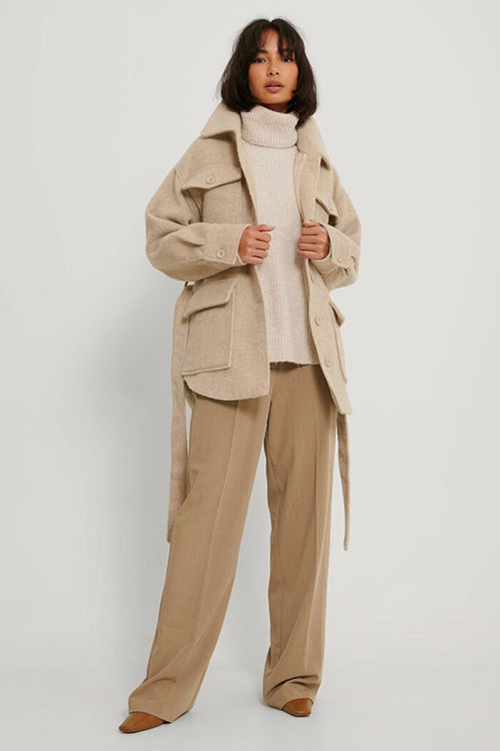 Beige jacka från Na-kd