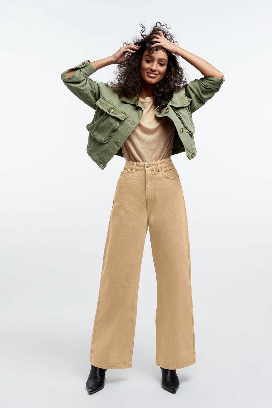 Beige jeans för dam till våren och sommaren 2020