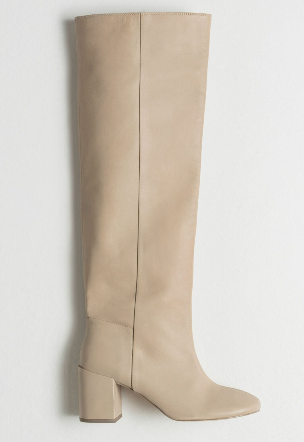 Beige stövlar till hösten