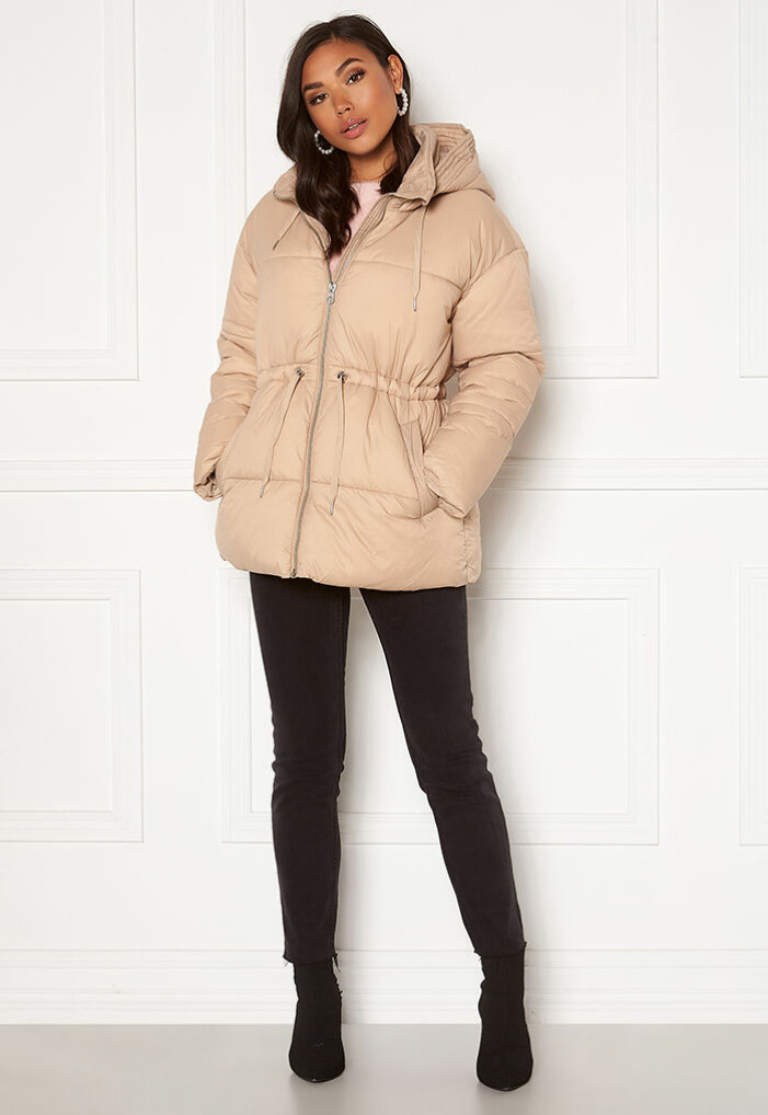 Beige pufferjacka från Vero Moda