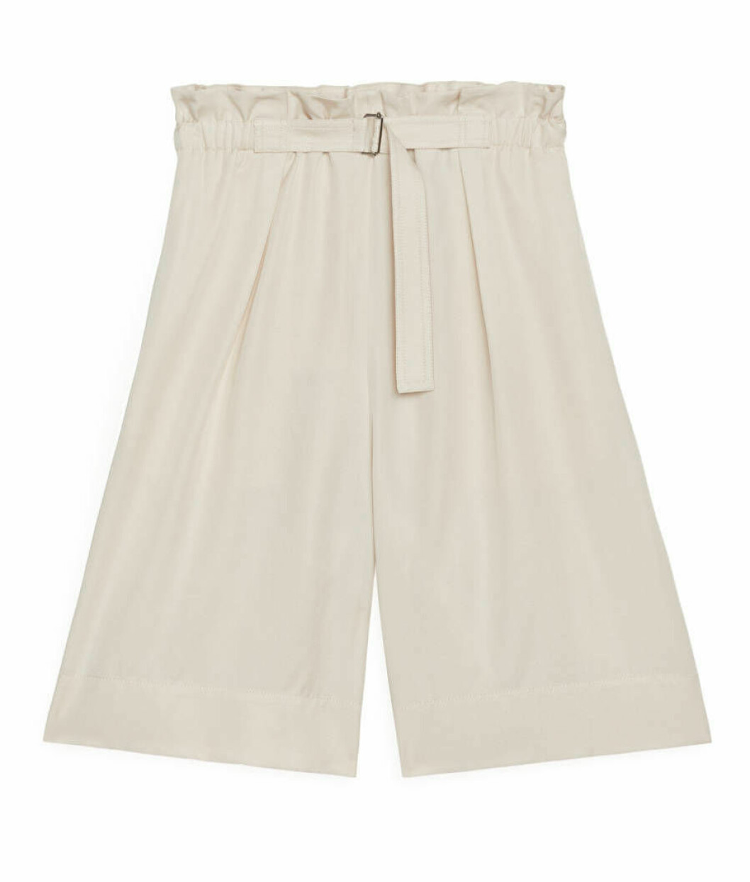 Beige shorts med hög midja och långa ben