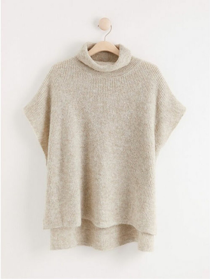 Beige stickad väst med krage från Lindex
