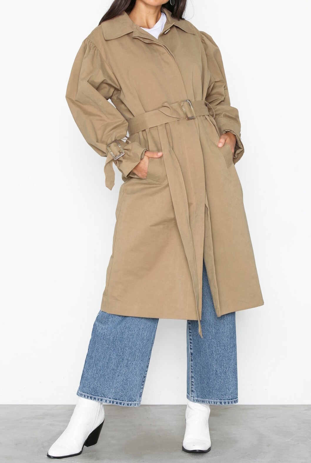 Beige trenchcoat till våren 2019