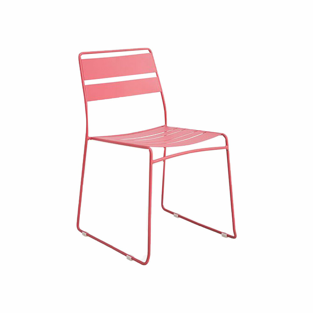 Plåtstol Paradis, 2-pack, 1 499 kr. <a href="http://www.awin1.com/cread.php?awinaffid=359185&awinmid=8905&clickref=balkongmobler&p=https%3A%2F%2Fwww.ellos.se%2Fellos-home%2Fstol-paradis-2-pack%2F1546541-01" target="_blank" rel="noopener">Här kan du köpa den</a>. budgetmöbler till balkongen stol i pastellfärg