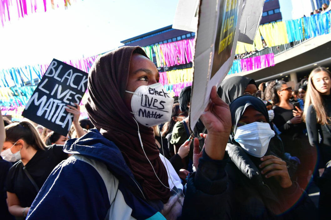Flera personer ropade ”I can’t breathe”, vilket var George Floyds sista ord innan han dog den 25 maj. Person från protesterna på Sergels torg