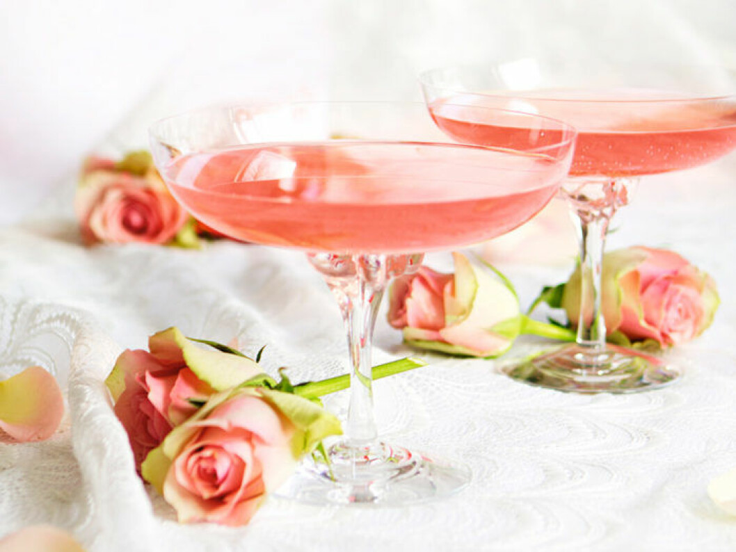 Foto och recept via: <a href="https://www.elle.se/blushing-bride/" target="_blank" rel="noopener">ELLE mat & vin</a> Blushing Bride.