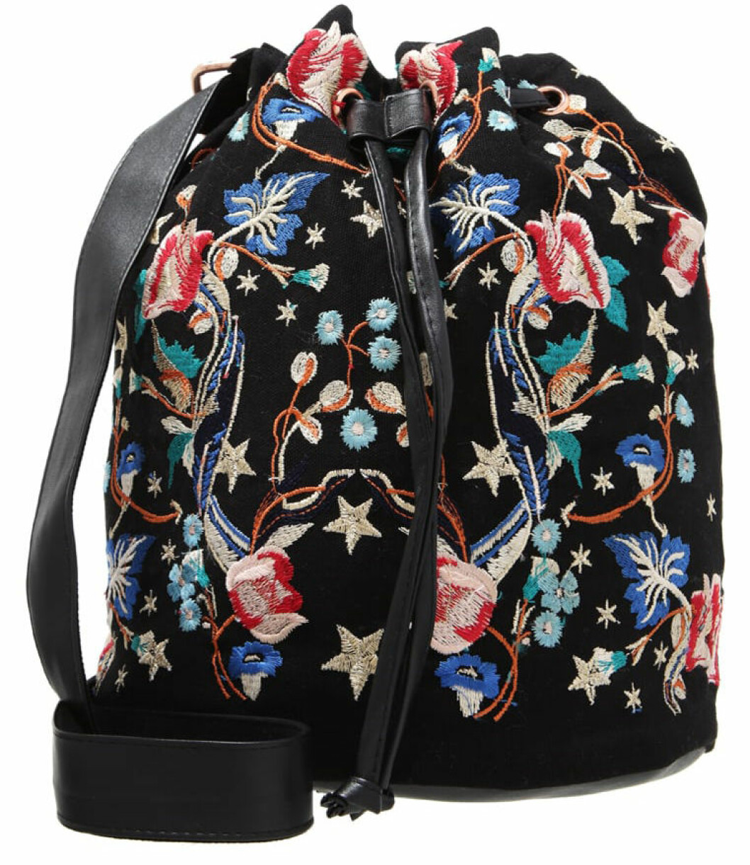 bucket bag blommor