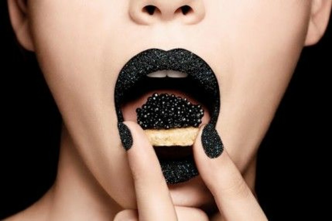 Caviar manicure från Ciaté i färgen "black pearls".
