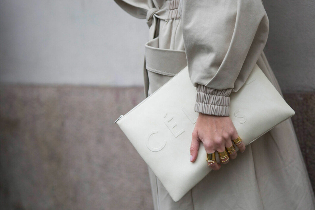 Inte sugen på ett renodlat datorfodral? En stor clutch kan också göra jobbet! Clutch från Celine, datorfodral inspiration