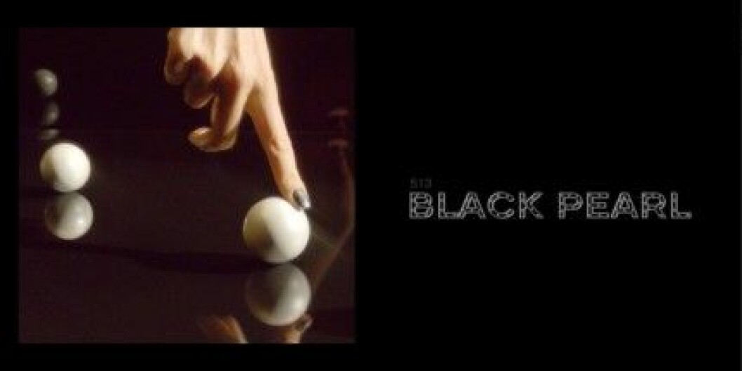 Chanel Les Vernis i "Black Pearl".