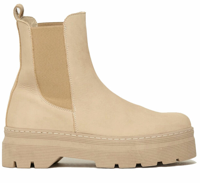 chunky boots pavements
