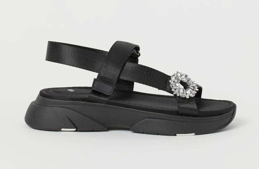 Svarta chunky sandaler till sommaren 2020