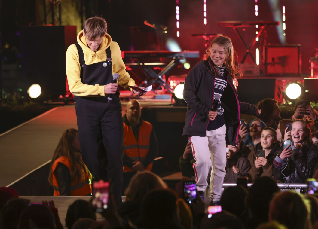 Greta Thunberg och Andreas Magnusson under sitt uppträdande på Climate Live-scenen i Kungsträdgården i Stockholm. andreas magnusson och greta thunberg på scenen i kungsträdgården