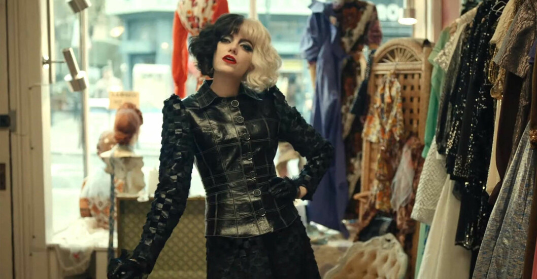 Emma Stone som Cruella DeVil.
