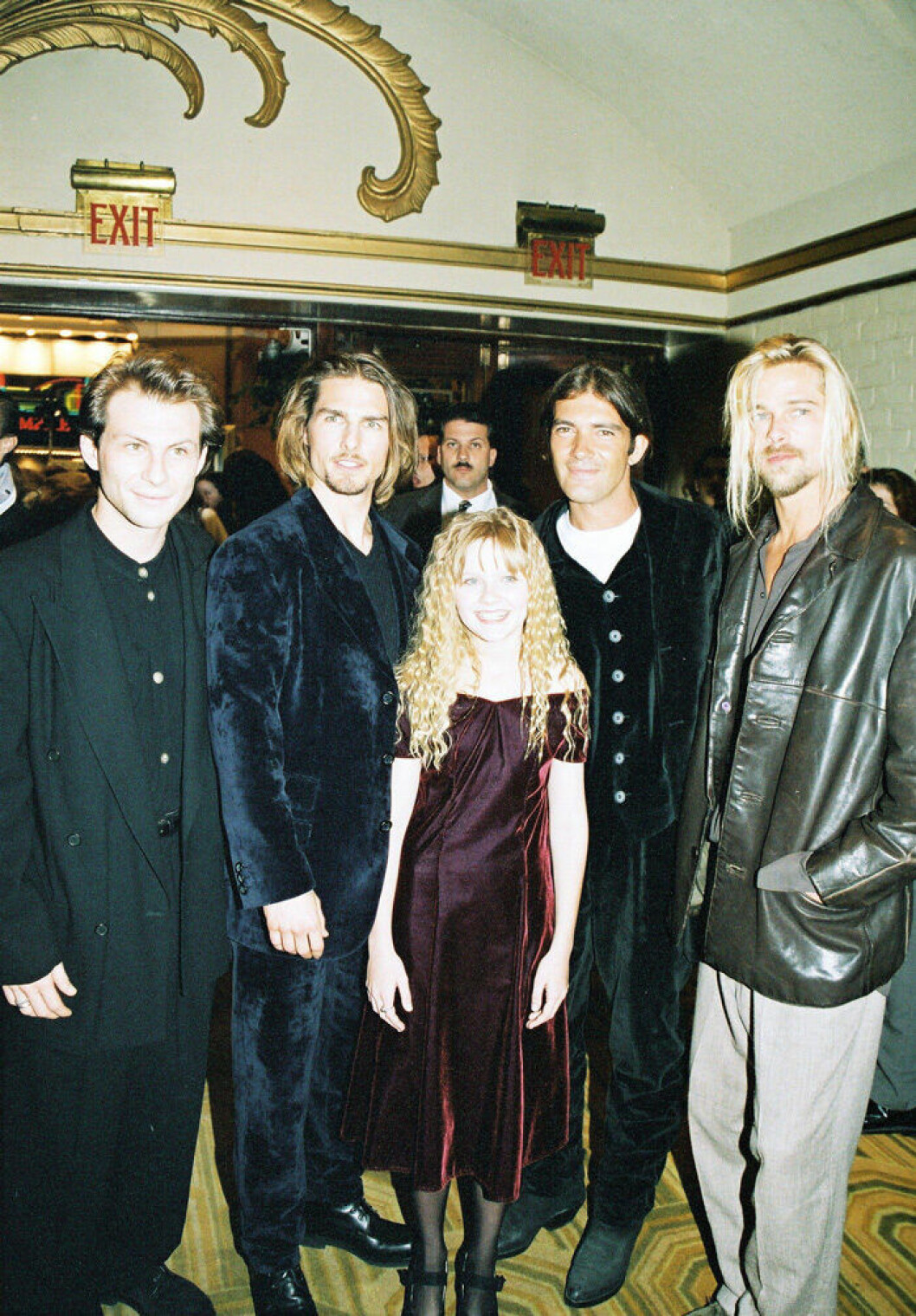 En bild på Christian Slater, Tom Cruise, Antonio Banderas, Brad Pitt och Kirsten Dunst, 1994.